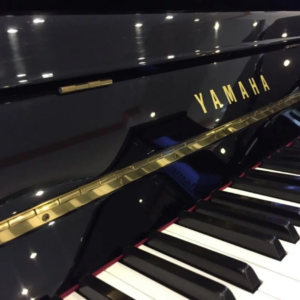 Piano Acústico Yamaha JU109PE - Imagen 3